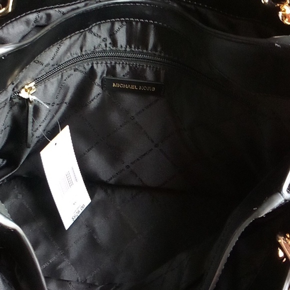 M Kors Trisha large triple Gusset shoulder bag black pen le leather - Picture 4 of 8